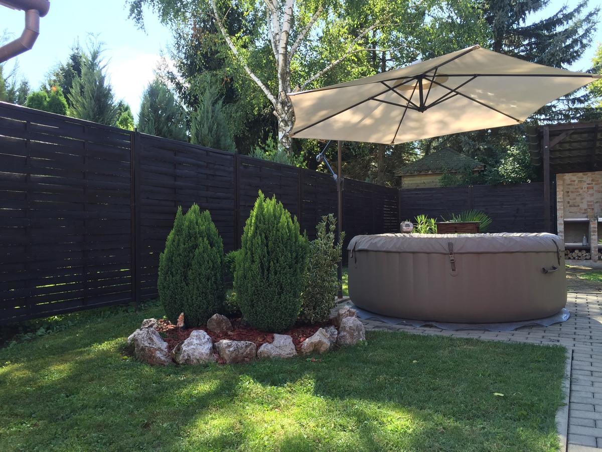 Gunarasi Villa Jacuzzival Dombóvár 外观 照片