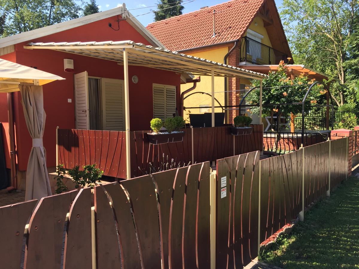 Gunarasi Villa Jacuzzival Dombóvár 外观 照片